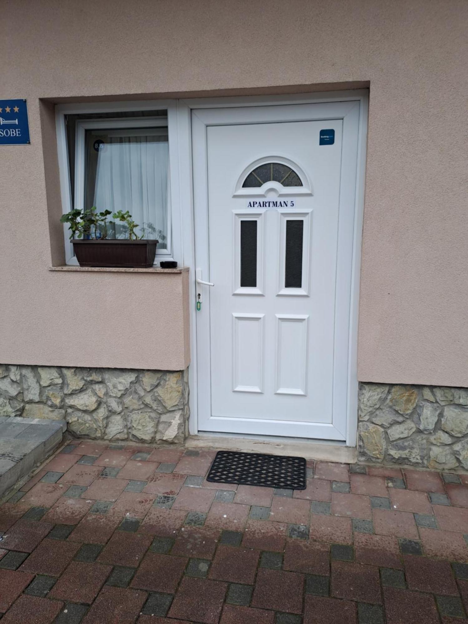 Guest House Neno Ogulin Exterior photo